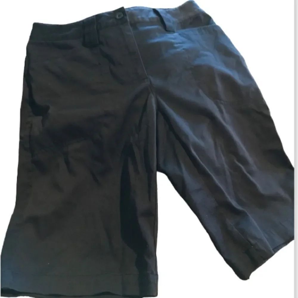 Slazenger ladies golf shorts excellent condition size 4